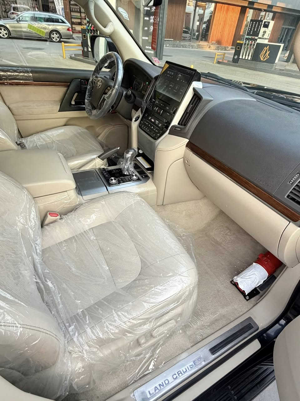 ‎‏Land cruiser GXR 2018   V8 75,000 الف 📦
‎‏Grand turing بلاك ئيدشين 
‎لاندكروزر2018  GXR
                                                                
‎‏‎ ملاحظە : الاخوان رجائن بس بیع نقد بدون مراوس📌 
‎أخت زيرو بل كارتون 📦📦
‎‏‎لاندکروزر2018 ساز باب أول
‎‏‎💎محرک 8 سلندر 
‎‏‎⌛️ماشي75,000  ألف
‎‏‎💎 بسمطين  +سماعة بيلادي +فرشات بيلادي مجوود 
‎‏‎☎️موبايل/***********
                                                           سعر 470$
‎‏‎💎 مكفولة كفالة عامة من الدعامية إلى الدعامية
‎‏‎ 💎 بدون صبخ .بدون بارد  ،بدون رصعات ،بدون حتى شخط
‎‏‎دعاميات هم بدون صبغ ،رمل مابي ،لحية بدون صبخ ..بقية كلها بشرط

‎‏‎🧬فول فول مواصفات
‎‏‎شاشة كبير لمس 5كاميرا حاسة رادارات
‎‏‎كاميرات 3 شاشات سيلاد فتحة سقف 
‎‏‎كشن جلد كشن كاراباي شحن موبایل  8 اريباك تبريد مركزية
‎‏‎بصمة تشغيل عن بعد باب جاك سلاجة ليد زينون 
‎‏‎تحكمات ستيرن دبل فوليوم فورويل هوك
‎‏‎سيارة بها 2 بصمة من شركة جديد جدأ 
‎‏‎سيـارة عل نظافتها احسبها صفر زيرو

‎💎 تخم تاير دنلوب الاصلي

‎‏‎ 💎محرك كير بشرط مامفتوح
‎‏‎سيارة حيل نظيفة كلشي عل بلاد لوك
‎‏‎سنوية زنكة كلشي جديد مدفوع لـ2029
‎‏‎باسمي السنوية بشرط تحويل و خرامة 
‎‏‎سيارة مابيـها دينار مصرف كامل من كل نواحي

‎‏‎♻️نفسي يوم /تحويل و وكالة حاظر 
‎‏‎📍مكانك /داخل سليماني
***********.
