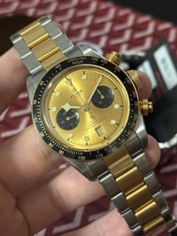 ساعات رجاليه للحجر و الاستفسار راسل الخاص او دز الصورة الي رقم واتساب ...