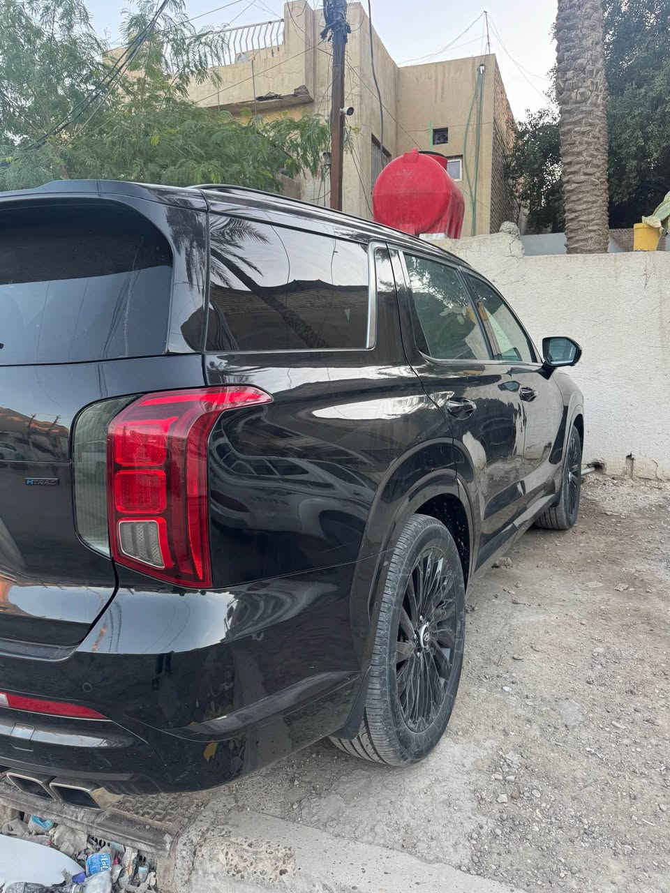 ٢٠٢٤ هونداي پلاسايد مرقم بأسمي ليبل واحد (صبغ الچاملغ الامامي الأيمن فقط) بدون ايرباك
السعر 30000 $ (30 الف دولار)، التحويل مباشرة.
السيارة تحتوي على كل المواصفات في أعلى نسخة مع مواصفات حصرية لأنها special edition.. الفئة الأعلى بالبيلسايد.
- كايگرافي نايت ايديشن (النسخة السوداء) night edition، خارج وداخل اسود مع كشنات جلد وكنتارا والتنته كنتارا.
- ⁠فول مواصفات: سقف بانوراما مع فتحة سلايد، كشنات منفصلة كهرباء مع مساج مع تدفئة وتبريد مع قطع تبريد لجميع الركاب.
- ⁠رادارات امامي خلفي جانبي مع تفعيل خاصية الأمان لكل الجوانب.
- ⁠باب خلفي ذكي يفتح بدون لمس.
- ⁠تحرك بالريموت للأمام والخلف.

الأتصال على الرقم ومتوفر واتساب
***********
العنوان بغداد المشتل بغداد, العراق
