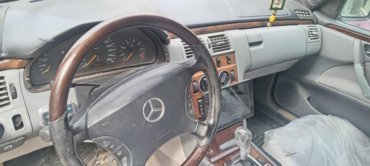 مارسدس ام عيون رقم بغداد انكليزي موديل ٩٥ السياره صبغ عام مكينه وكير وتبريد وفتخه وكهربائيات كله شغاله غرفه جديده سعره ٧٥
مكلف بالنشر للتفاصيل اكثر الاتصال على الرقم ***********
