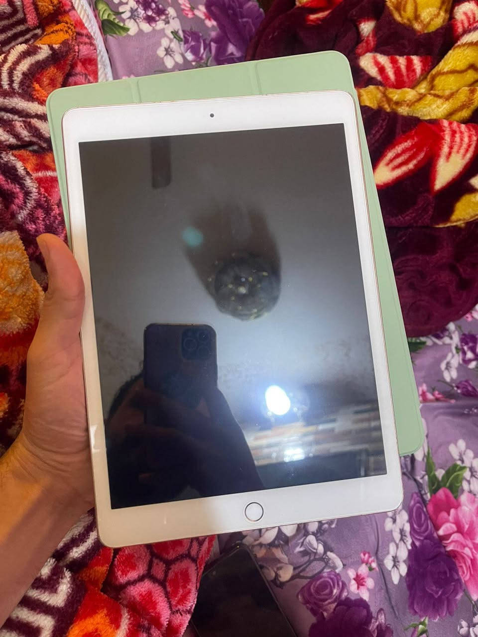 السلام عليكم 
ايباد 8 ذاكرة 32 كلش نظيف مبدل بلازمه بس سعره 150 الف بس الايباد ميجي وياه شاحنه او كارتون
مكاني بغداد
***********
