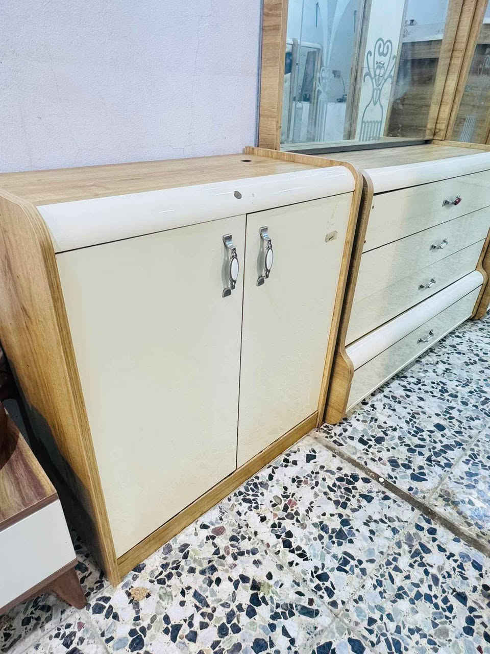 غرفه 12 قطعه ضخمه وحلوه  كلش  ونضافه فول سعرهه مناسب بس 875 الف نجف يالله النجف, العراق


**إذا كنت صاحب هذا الإعلان وتريد حذفه لأي سبب، رجاءا أرسل رسالة إلى الدعم الفني**