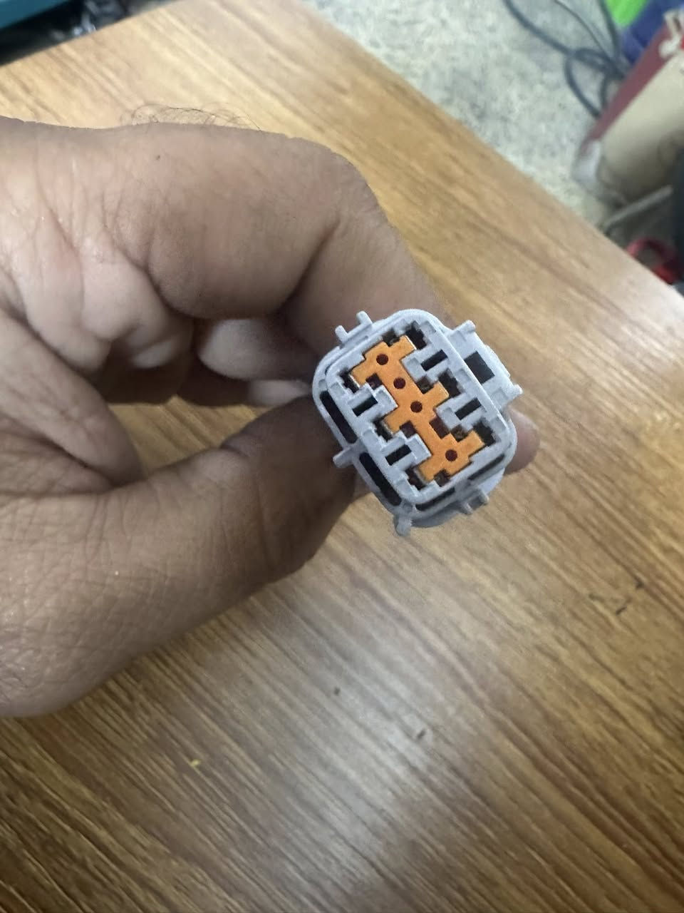 تتوفر كل فيش ظفيرة المحرك
***********
متوفر توصيل
