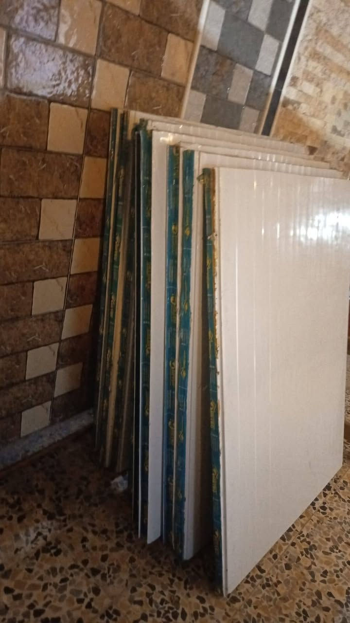 سندويج جديد مامستخدم عدد ١٤ قطعة عرض متر وطول ١٤٠ سم سعر القطعة 10/ ***********
