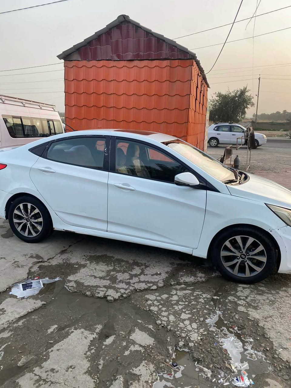 اكسنت خليجي فول بيها ثلاث قطع صبغ 2016 رقم كربلاء انكليزي محرك 1600 السعر 86$ 
الاتصال ‭0771 293 8860‬ غير متواجد ع الفيس … بغداد, العراق
