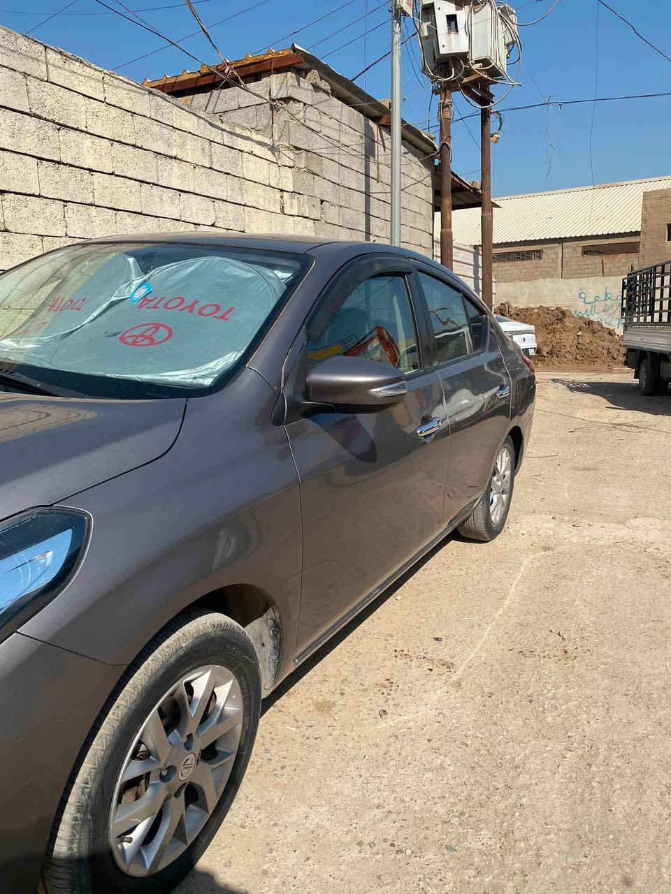 نيسان سني 2023 رقم اربيل
ماشيه 76 
بيهه ملاحظات بسيطة موضحه بالصور 
لون چكليتي مواصفاتها معروفه 
السياره بأسمي 
مكانها بغداد البلديات 
***********
السعر 108 وبيهه مجال قليل جداً
