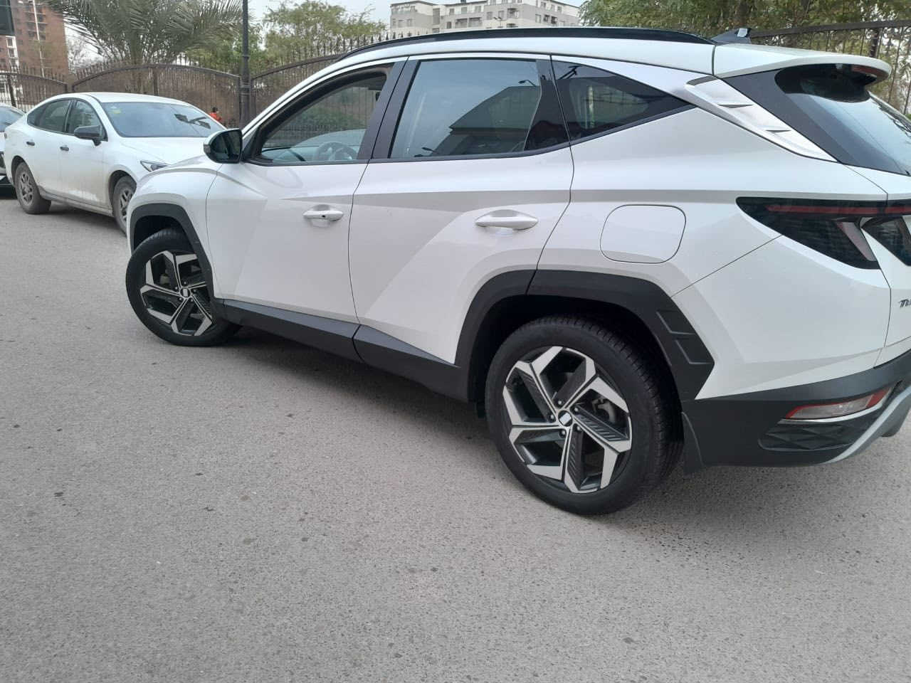 سلام عليكم
توسان 2024

الفول

بصمه

ويل 19

بنوراما

بصمه 

جنطه كهرباء

كشنات كهرباء

داخل جلد ابيضّ 

عداد دجتال

وضعيات قياده

هاند بريك كهربائي

شاحن وايرلس

ماشيه27 الف حقيقي

تبريد قطعتين 

ابل كار بلي

كأمره خلفيه

حساسات امامي خلفي ورادارات

تحكم ستيرن جهتين

مثبت سرعه

مثبت مسار

***********
