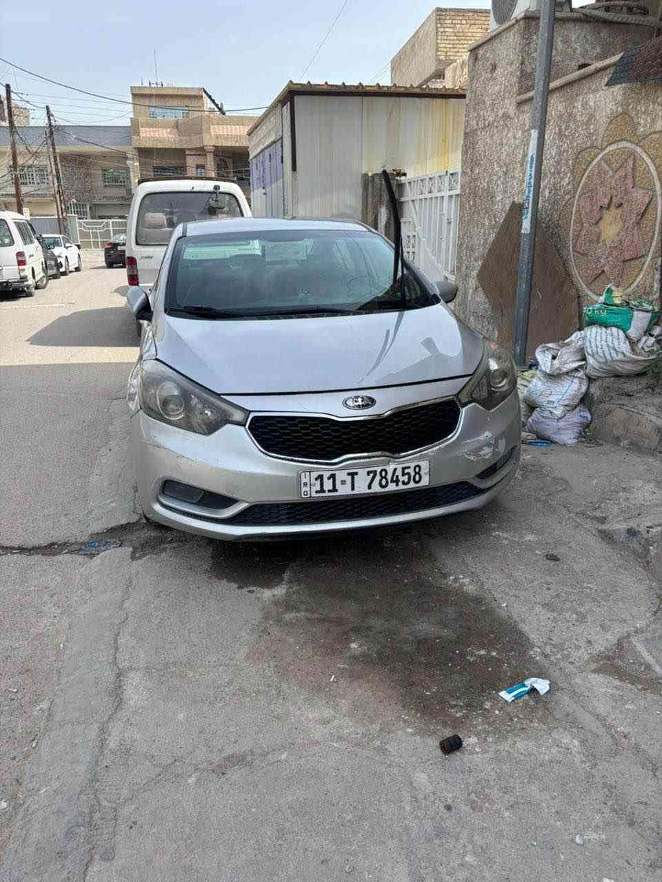 فورتي موديل 2016 للبيع 
وارد امريكي بدون ايرباك 
حادثهة دعاميات امامي خلفي 
صاير بيهة جراد مرشوش كلير جاملغات وبيبان خلفي وتكم بدون معجون 
سياره جاهزه تخم تاير تبريد جديد دعاميه امامي نفس لون مبدللهة 
جامه اماميه جديده
هزه رقم سنويه كله جديد بسمي شرط التحويل 
سياره مكانهة شهداء البياع 
سعر 108 وبيهة مجال حك شوفتك 
للاستفسار *********** 
وبخدمتك بغداد, العراق

