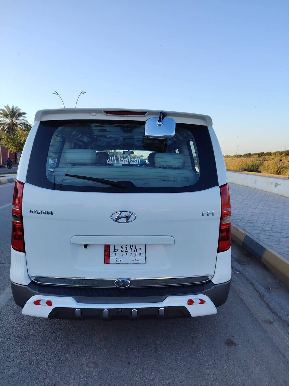 سلام عليكم.. ستاركس 2016 شكل لجديد مكفوله من كلشي من لصبغ ولمعجون ولبارد وتبديل.. بيها شخط مال سوويج بلباب لسلايت موضحه بلصوره ولباقي كلشي كدام عينك رقم بغداد بسمي تحويل ثاني يوم  مكينه مجفته  لا لتنقيص ولاتبخير. منضومه تبريد جديده كامله حداديه جديده.. وتخم تاير.. لتواصل فقط ع لرقم ***********
