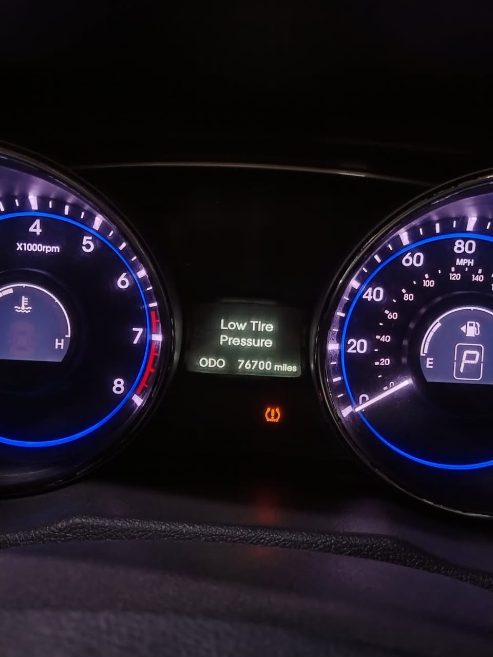 سلام عليكم سوناتا موديل 2013 وارد امريكي مكينه الفين وربعميه حداده جديده مكينه كير جدد ما مفتوحه المكينه ماشيه 78 مكفولة كفاله عامه فقط خشم البنيد بي صبغ باسمي سنويه 2030 السعر 113 العنوان بغداد العبيدي ***********
