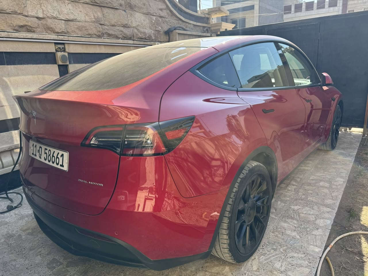 السلام عليكم تسلا موديل Y دبل ماطور موديل 2022 حادثهه بسيط قطعتين مبدله ومصبوغه السيارة اني مستوردهه باسمي مواصفاتهه Y معروفه للاستفسار ***********
