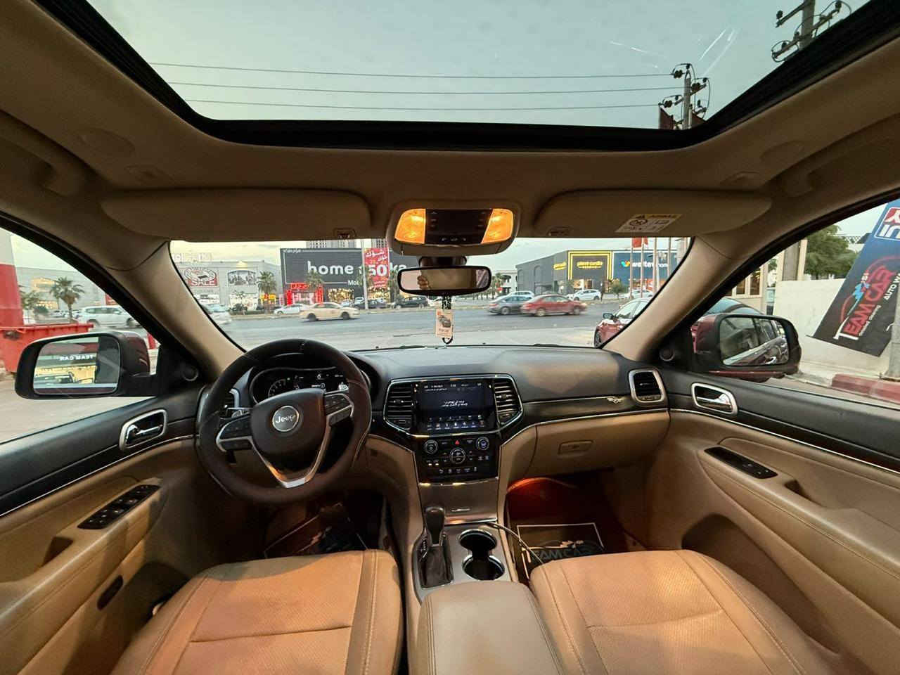 جيب خليجي وكالة هارلم لمتد
الموديل: 2019 (خليجي) .
المحرك : V6.  3.6L 
ماشيه  77 mi.
 اربيل تحويل ثاني يوم.
السياره مكفوله كفاله عامه من كلشي  فقط بارد على كد اصبع بجاملغ الخلفي. 
المواصفات :
* دفع رباعي 4x4 . . 
* تحذير النقطة عمياء ⚠ .
* سقف بانوراما على طولها. 
* ثلاث شاشات كبيرة.
* ⁠سستم صوت سماعات + دمام.
* ⁠كشنات تدفئة تبريد.  
* نظام الخرائط (GPS) .
* ستيرن كهربائي وتدفئه .    
* تشغيل عن بعد .
* صندوق كهربائي ..
* حفظ وضعيات الجلوس (ميموري) . 
* المقاعد الأمامية كهربائية .... 
* حساسات أمامية . 
* حساسات خلفية . 
* كاميرا خلفية .
* بخاخ ماء على المصابيح الامامي..
* مرايا متحسسه للضوء العالي . 
* مانع تصادم خلفي .
* بلوتوث تلفون . 
* محدد سرعة . جنطة كهرباء تشغيل عن بعد
* نظام التشغيل والاطفاء الاوتوماتيكي ( Auto Start System ) .
* نظام بريك اوتماتيكي ( Auto Break System )
السعر  270ورقة
التواصل ***********
