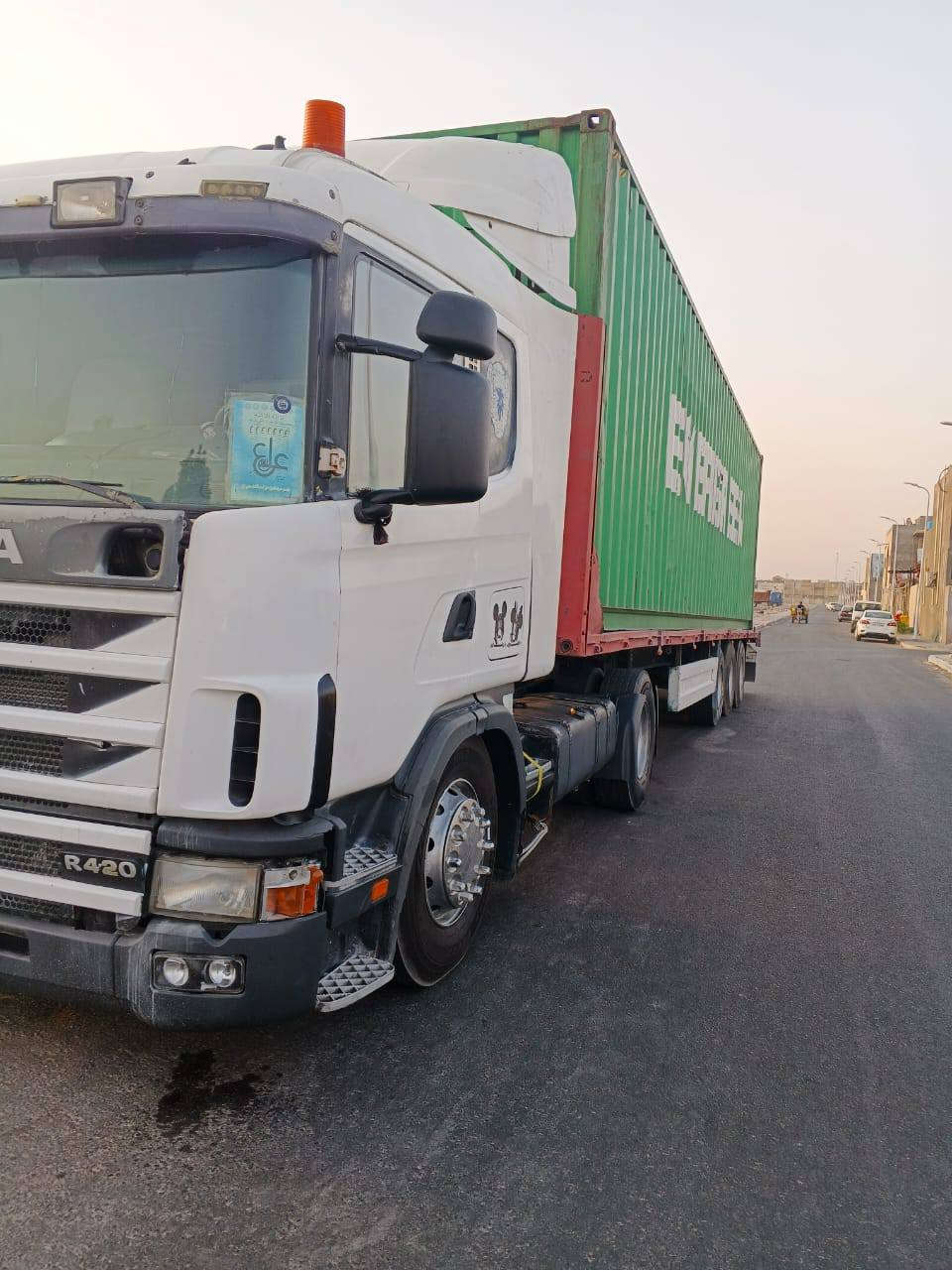 للبيع تريله سكانيا بومه فلات مديل 2001 مكينه انجكتر 420 6سلندر كير 4x4 اكسل جوبلس عربانه فلات اوربيه حرفش تخم تاير سياره جاهزه للشغل رقم سليمانيه سنويه ساقطه السعر 150 ورقه وبيه مجال الشراي يتصل مكانه البصره *********** .
