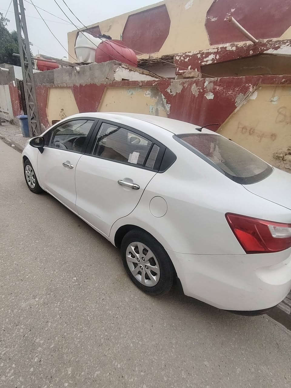 كيا ريو موديل 14 رقم مثنى انكليزي بيهه صبغ داير جاملغ الخلفي السعر 85بيهه مجال ***********
