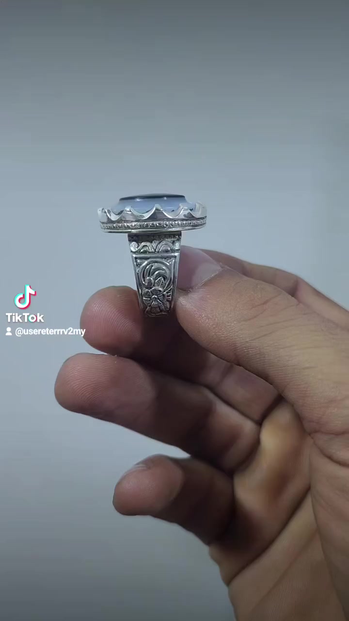 اللهم صل على محمد وآل محمد
جزع يماني جديد 
المكان بصره 
للاستفسار ***********
