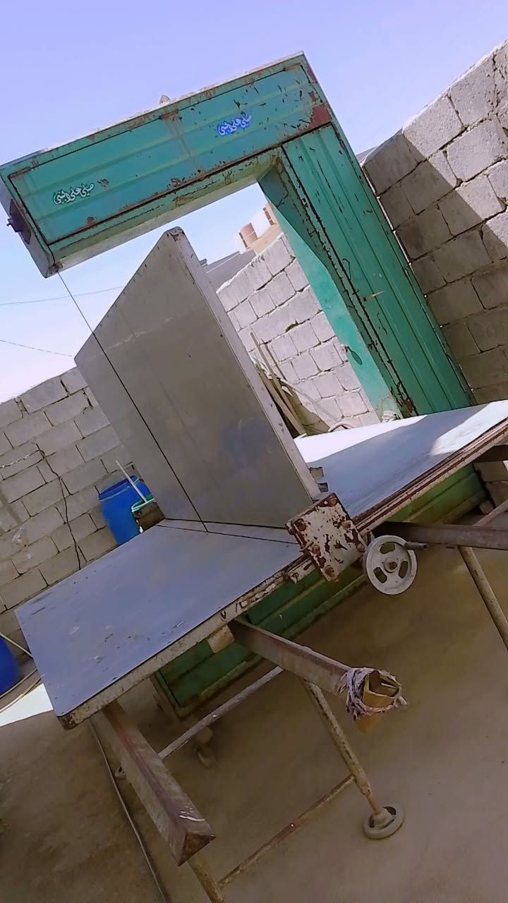 السلام عليكم 
عندي مكينه اسفنج مستعملة للبيع 
الاستفسار ‏‪***********‬‏
