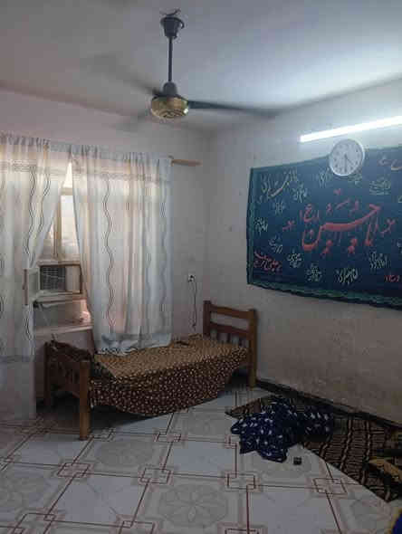 بيت للبيع مساحه بيت زراعي200 متر واجهه 10 عمق 20 بيت طابقين قريب مدرسه رشيد قريب بيت محامي  صباح ما اجاوب على التعليقات بس اجاوب على الخاص***********
