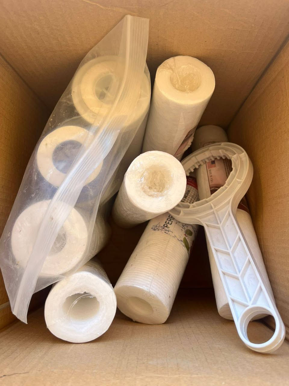 السلام عليكم جهاز باندورا تصفية مياه فلتر 
كامل ونضيف وياه فلاتر اجو ناس كالو احنا شركة والمهم اشترينا 260 الف الله يشهد
هسة اريد ابيعه قيم واخذ بما يرضي الله 
خاص او واتساب *********** القرنة, البصرة
