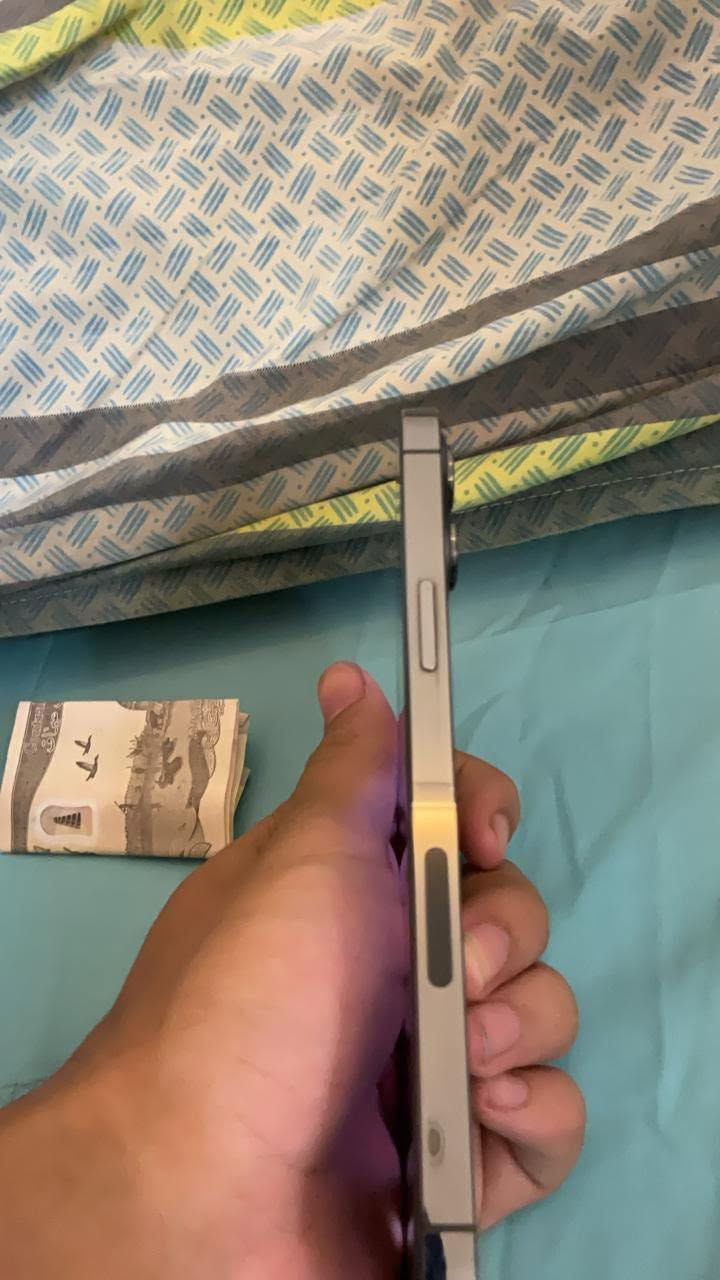 ايفون ١٢ برو ماكس دبل خط
ذاكره ٢٥٦  نضافه كدامك ١٠٠٠٠٠٠
بطاريه ٧٨
تلجهاز مبدل فقط شاشه ونوع الشاشه gx ب١١٠ بدلتها 
ولكامره الاماميه بيها شوي تراب يرادله تنضيف
بيع ب ٣٢٥ قفل 
او مراوس مع ١٣ عادي بدون فرق
او ١٣ برو وفرق


**إذا كنت صاحب هذا الإعلان وتريد حذفه لأي سبب، رجاءا أرسل رسالة إلى الدعم الفني**