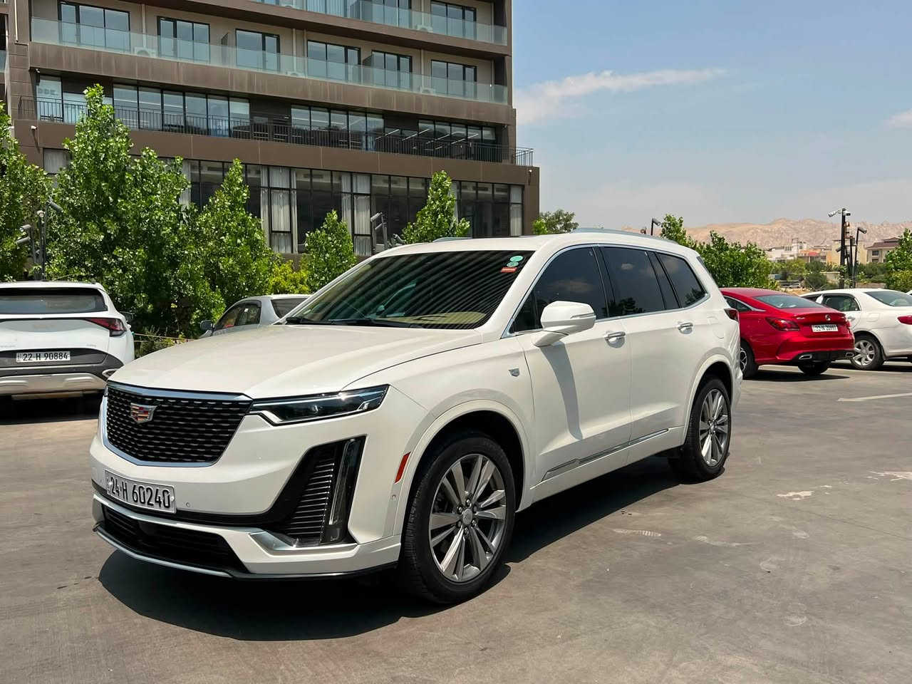 كاديلاك XT6 موديل 2022
محرك 6 سلندر 3600
فئة بريميوم لاكجري 
السعر 318 بيها مجال 
رقم واتس ***********
جام اسود باقي لشهر 8
داخل ملكي قهوائي اسود 7 مقعد
سنوية عظم جديد لحد 2030
حادث فقط جاملغ و الباب صائق بارد بدون صبغ
ماشي 63 ميل
صور حادث موجود
السيارة فول مواصفات، 
ايرباك بس برده وراجع شريكة سيستم
• ماوس للتحكم بالشاشة
• ستيرن هتير
• كشنات خزن ميموري
• كشنات تدفئة
• كشنات اهتزاز للتنبيه من الاصطدام
• كشنات أمامية كهربائية
• كشنات خلفية تصعد وتنزل كهرباء
• جنطة كهرباء وتفتح بالقدم
• حساسات أمامية وخلفية
• رادارات جانبية
• داتا شو لعرض تنبيهات الاصطدام
• 4 وضعيات قيادة
• 2 ويل / 4 ويل / نورمل / سبورت
• هاند بريك إلكتروني
• بانوراما
• تبريد مركزي 3 قطع
• لايتات LED
• مرايات شفط وإشارات بالمرايات
• منافذ USB و Type-C بكل مكان
• نظام صوت Bose
السعر 318 بيها مجال 
رقم واتس 
 ***********
