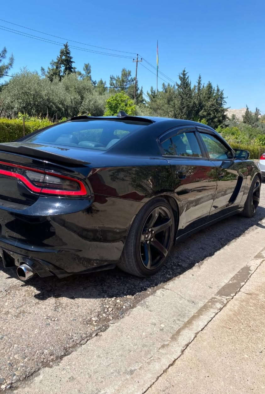السلام عليكم 
جارجر 2015 sxt
ماشية 149 مال بيت السيارة ما مشتغلة خط ابد
فول مواصفات بدون فتحة 
شاشة جبيرة 
تحكمات كاملة 
بصمة تشغيل وابواب 2 وصندوق
تشغيل عن بعد 
مقعد السايق كهرباء 
لايتات زنون 
ويلكب نجمة خسفة قوية 
سكوبات 
مري باتمان 
سبايدر صندوق وسبايدر جام خلفي مع لحية امامية شكل الجديد ومطريات
داخل مغلف كاربون فايبر 
دفيوز خلفي مشيف وحلوك كزوزات 
رقم اربيل جديد باسمي سنوية وهزة كله جديد الى 2031
مكينتها وكيرها اصليات وشرط 3600 V6
السيارة دخلت للعراق كلين تايتل بالعراق طخها ماطور بين الجاملغ الخلفي والباب ضرر بسيط موجود سونارها بدون ايربكات ولا دواخل
مكان السيارة موصل 
استفسار خاص واتساب هم موجود 
السعر (( 188 ))بيها مجال 
***********
