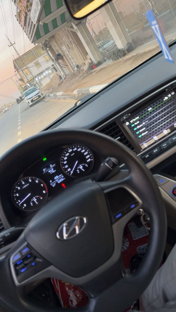 سلام عليكم ..
النتره  خليجي سوبر معروف موصفات السوبر  فول \\. موديل 2018 
حادث باب خلف السائق و جاملغ ملاون 
والباقي مكفول من دعاميه لدعاميه
 السعر.  150. وبيه مجال بسيط  مكان السياره كربلاء  
***********
