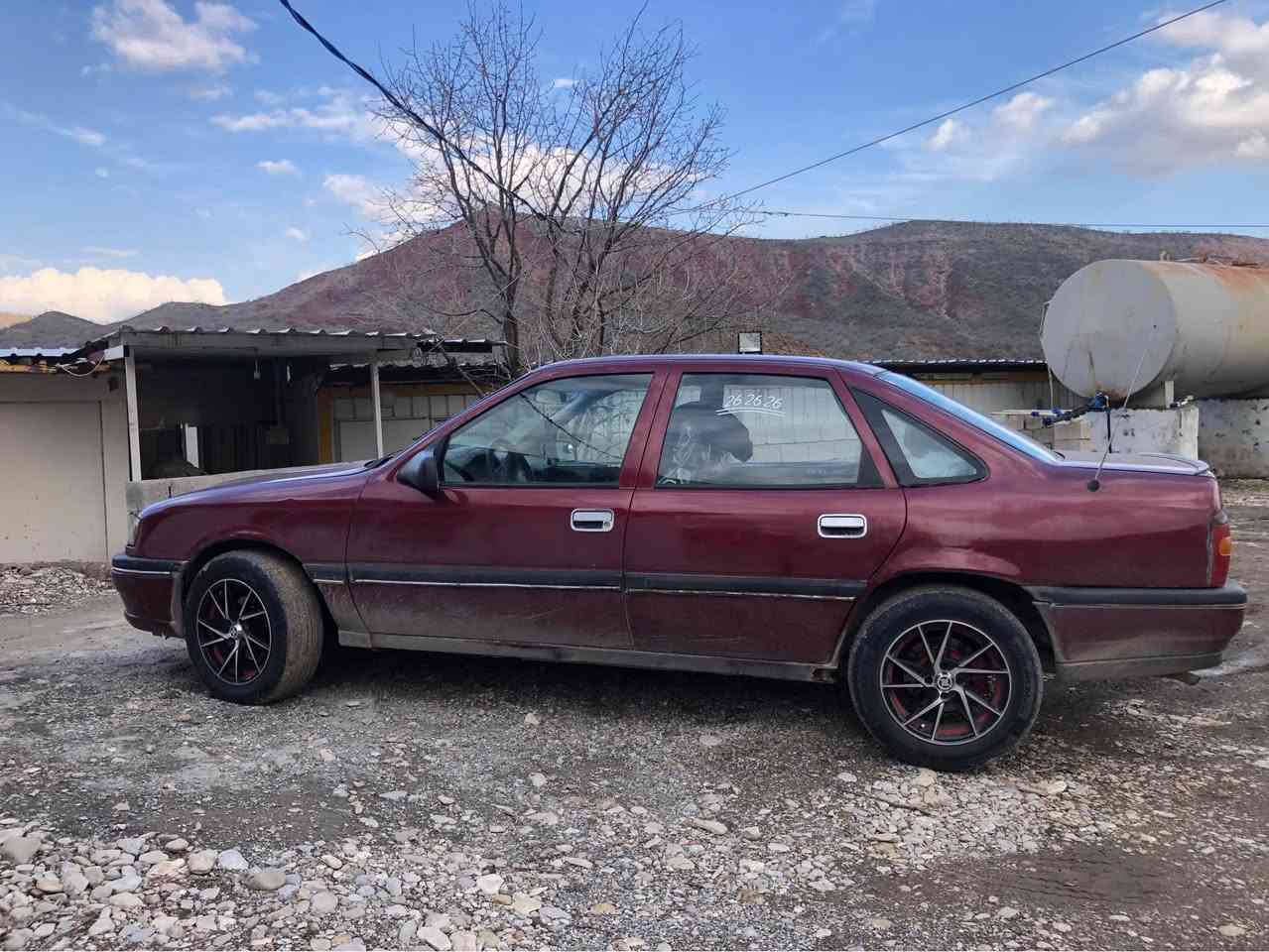 بە ناوی خوای گە ورە 
ئۆپڵ 1993 مە کينە 20  گێرو مە کينە ی به شه رت بئ عه يبه ماشاءالله زؤر به هه لمه ته به نزين هه ر ناخوات 
زؤر تندوو تؤله يه ك دينار مه سره فى نييه 
مالى دؤسته  زؤرجوانه خايسوو ده عمى نييه تاقم ولى لؤكه  تايه كانى وه سته  
سه ياره كه نمونه يه له جواني نه موسه نه براوه يه علوجه به شه رتى هه موو شتئ ئه ى فرؤشم 
شوين دوكان سعر20 $ گه لاو معامه له يه كي زؤر كه م 
***********
*********** دخان, السليمانية
