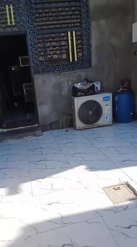 بيت للبيع  160 متر رقم بيه معامله وجهيته على خدمات 3 بيت عن ركن خلف سجن حمدان حي بغداد غرفتين 5في 4 وصاله ديوانيه مطبخ حمام داخلي سعره 90وبي مجال


**إذا كنت صاحب هذا الإعلان وتريد حذفه لأي سبب، رجاءا أرسل رسالة إلى الدعم الفني**