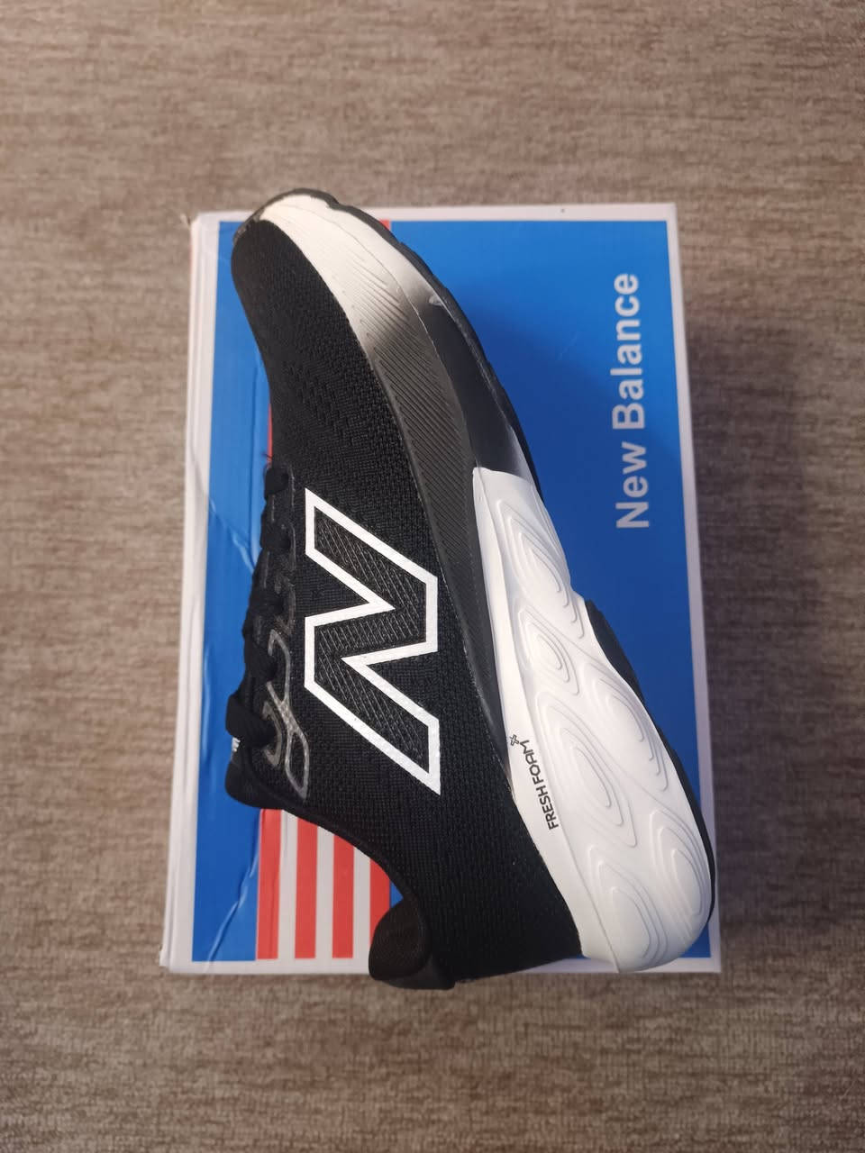 نيوبلانص ماستر اصلي فيتنامي حذاء رياضي قاعده طبيه فرش فوم وزن صفر  كميه محدوده سارع بالطلب هاتف ***********واتساب توصيل متوفر لكل العراق مجاني
