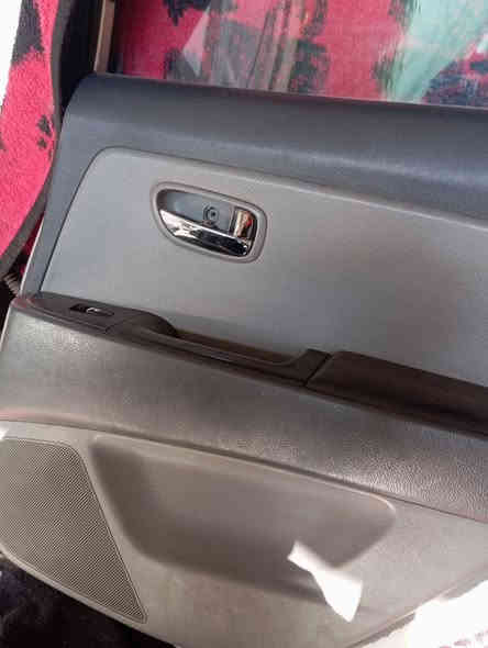 السلام عليكم مجموعة غراض شرط كصه اصلي تفصيخ افانتي النترا 
من 2007 الئ 2011 
يدات داخليه نيكل تخم اربع قطع35
يدات خارجيه نيكل اربع قطع كامله 30 الف
سماعات النترا اصلي القطعه 5 الف
قباغات داخليه مال يده قطعه الفين دينار
طخم بطاين داخليه لون رصاصي جدد تخم 35
كنترول تحكم جامات ابو شفط 25
زوج لايتات افانتي (ملاحضه جامات مو اصليه تجاري) ٦٠ الف
ماطور جام اي جهة قطعه ٥ الف
والي يحتاج مكاين جام اربع ابواب متوفره كل جهة بسعر 
وكذالك جامات متوفره
