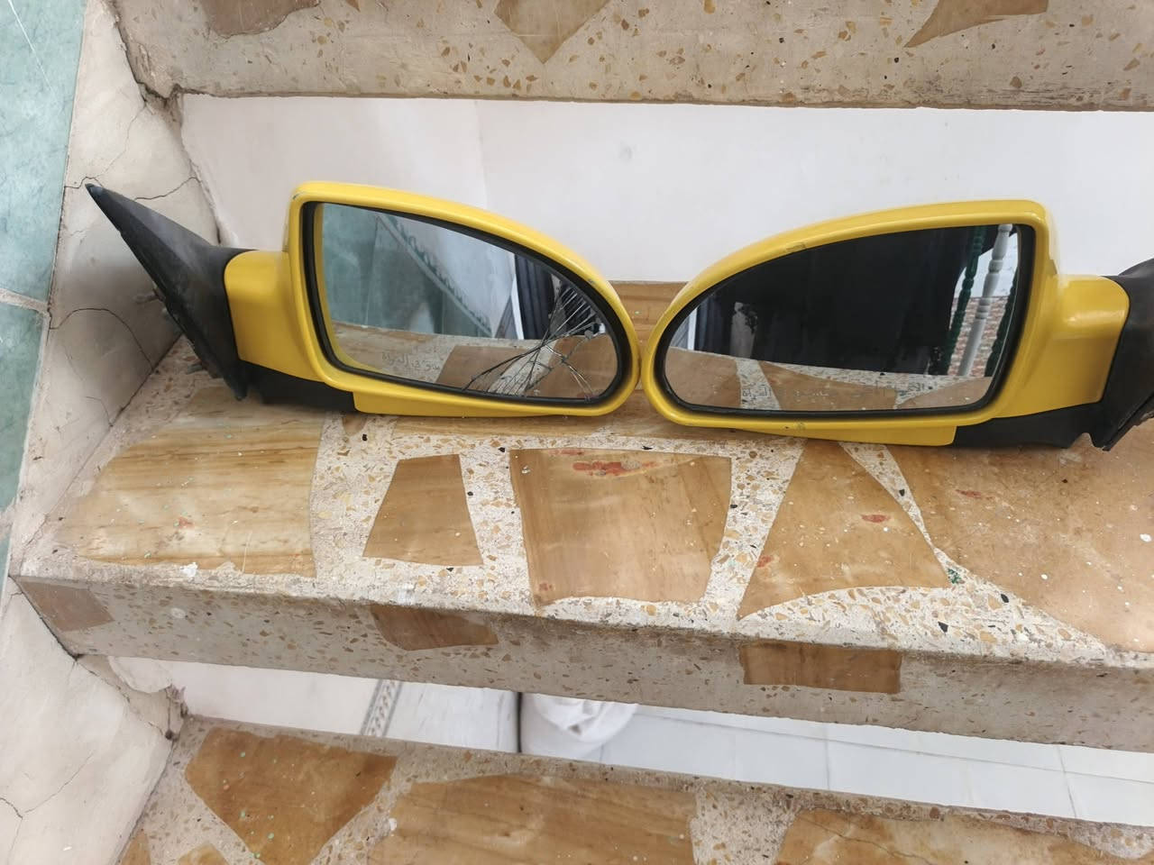 زوج لايت 
زوج مرايه
اصلي 
عنوان كوفه
رقم ***********
