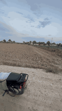 سلام عليكم قطعه ارض البيع  المساحه 2دونم  طابو زراعي سند 25تبعد عن شارع 400متر واصللها طريق سبيس ماء كهرباء مكلف بنشر اي ستفسار اتصال ع رقم ‭٠٧٨٢ ١١٠ ٨٧٨٠‬/*********** العنوان الحله ورديه خارج منطقت الطابه
