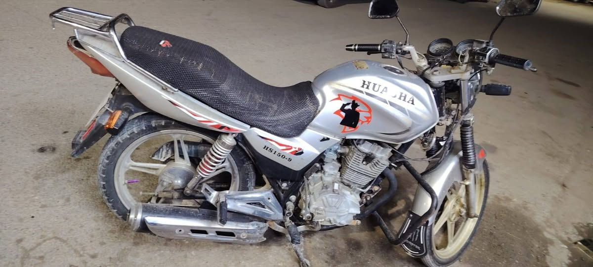 سلام عليكم ماطور هيوشه للبيع موديل 2017 ماطور نضافته كماا واضح بالصوره سعره 500 وبي مجال استفسار  
***********
