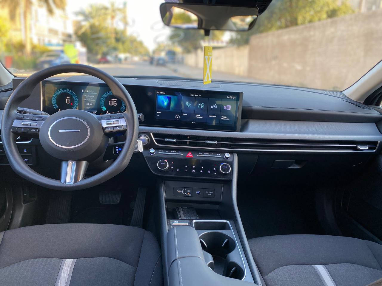 سوناتا موديل ٢٠٢٤ وارد امريكي 
SEL
مواصفاتها معروفه
حادثها جاملغ بدون دواخل
بغداد الكرخ
***********
