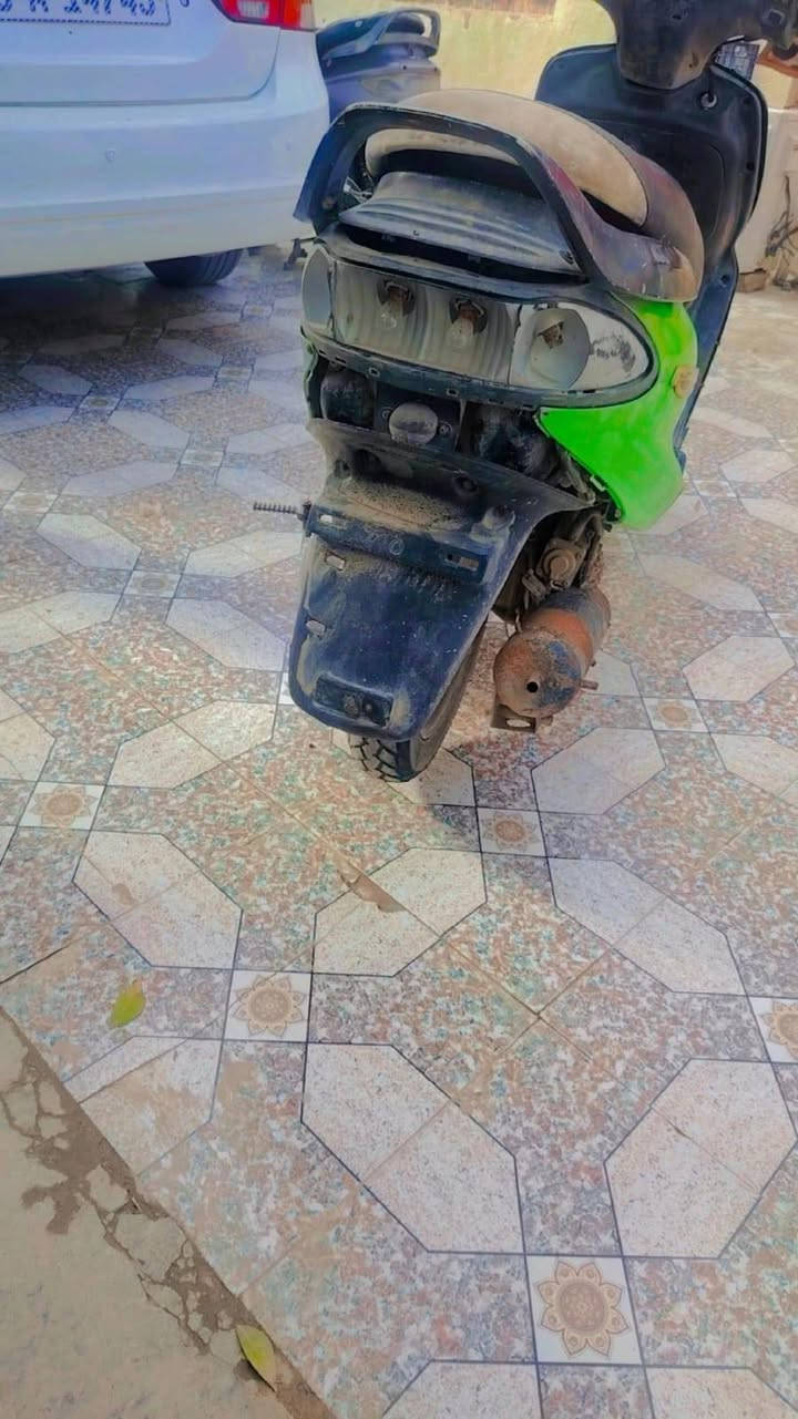 للبيع دارجه دولفين. شغالة. عوزها ترتيبات السعر 200 وبيها مجال


**إذا كنت صاحب هذا الإعلان وتريد حذفه لأي سبب، رجاءا أرسل رسالة إلى الدعم الفني**