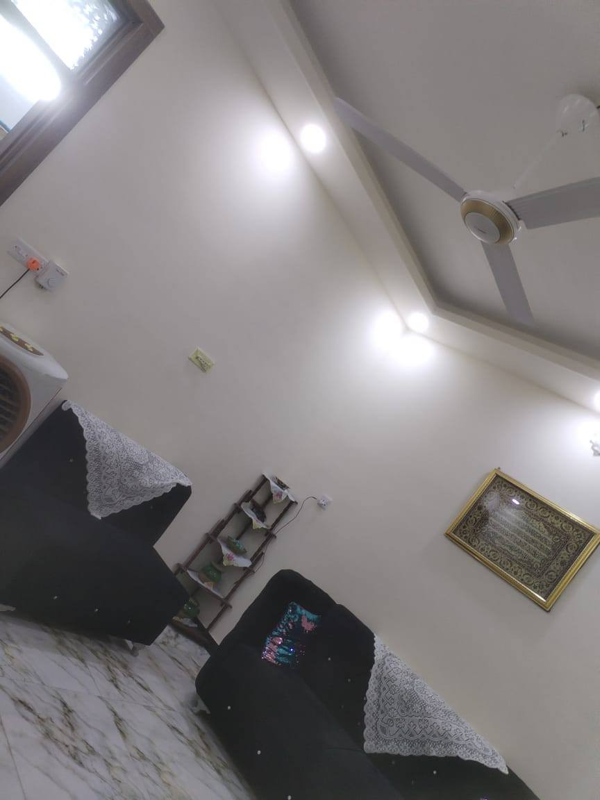 دار زراعي حديث للبيع منطقة السبع ابكار فرع جوهرة لبنان الجديدة المساحة ٥٦ متر يتكون من استقبال ومطبخ وثلث غرف نوم وحمام عدد ٢ ومنور وبيتونة وسطح والمنطقة خدمات كاملة الاستفسار  ( *********** )
