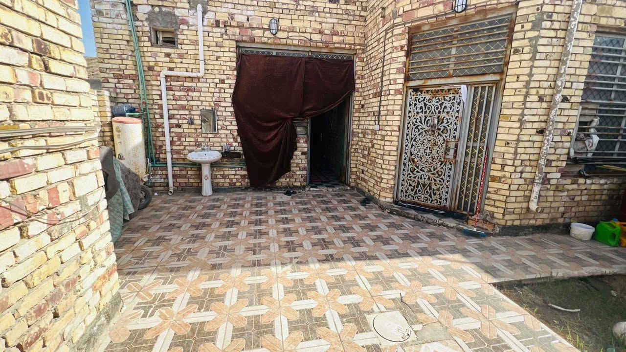 بيت طابوزراعي خلف شقق الزيتون بناء طابوك سقف اعگاده 200متر ثلاث غرف نوم مطبخ براني صاله صحيات سند25 امرقم بلديه  البيت كلش امرتب السعر خاص اقصاد مابيع ***********
