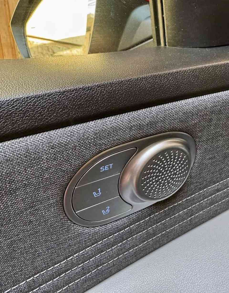 سلام عليكم للبيع فقط النترا موديل 2023 هايبرد حادثه طخه بالجاملغ ومبدل بلادي والحافه مال البنيد الي يم الجاملغ مصلحه بدون فتح البنيد السيارة فولل مواصفات داخل لونين فتحه وكشن كهرباء فول للاخير رقم بغداد بسمي تحويل ثاني يوم ماشيه 28 مكاني بغداد الشراي يتصل مامتواجد على الفيس بوك *********** سعرها ((148))
