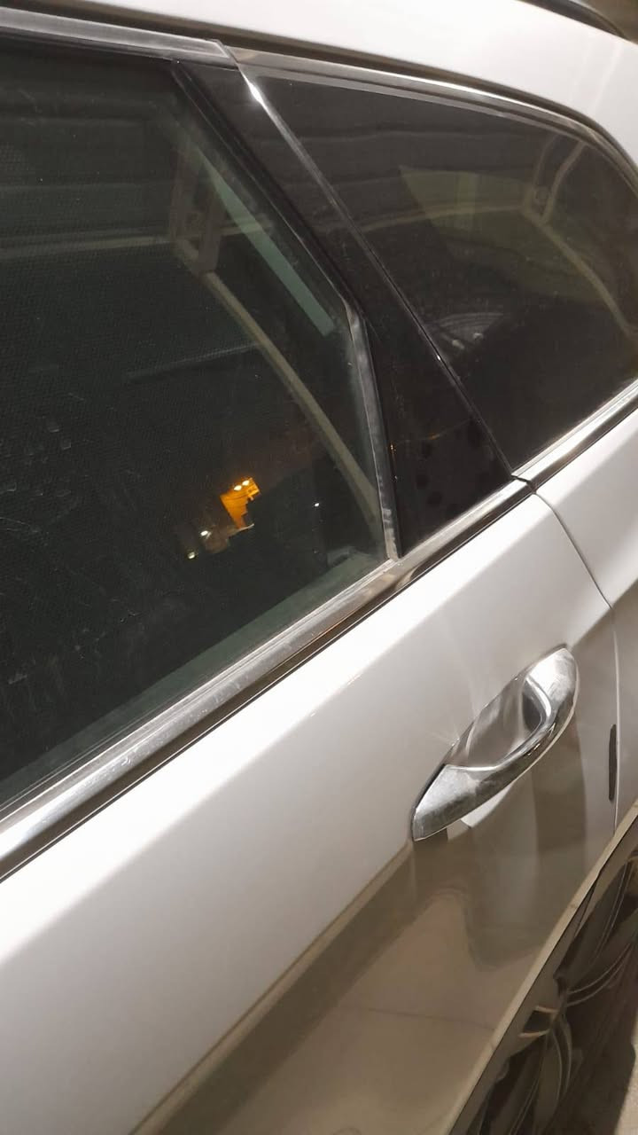 للبيع
سينتافي موديل 2014
وارد امريكي
لمتد فول مواصفات
محرك 3300
رقم بغداد 
حادثها باب يمنة امامي
السيارة جاهزة من كلشي
السعر 180 ورقة
للإستفسار الاتصال على الرقم ***********
