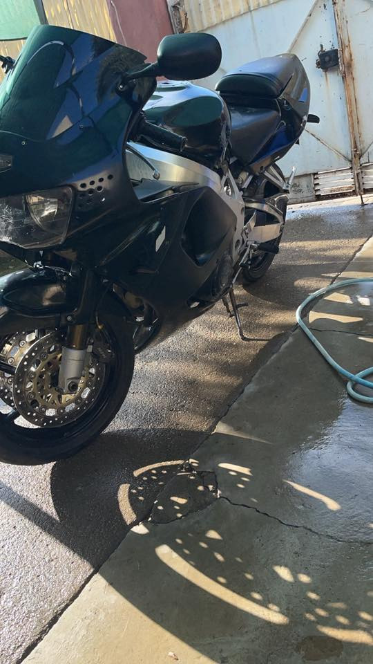 سلام عليكم ٩١٩  للبيع دراجه شرط مناقصه برغي دراجه محرك مبدل فقط كازكيت وبقيه كله بلادي سعر ١٥ وبي مجال للطيبين 
 مستعجل للبيع ***********
