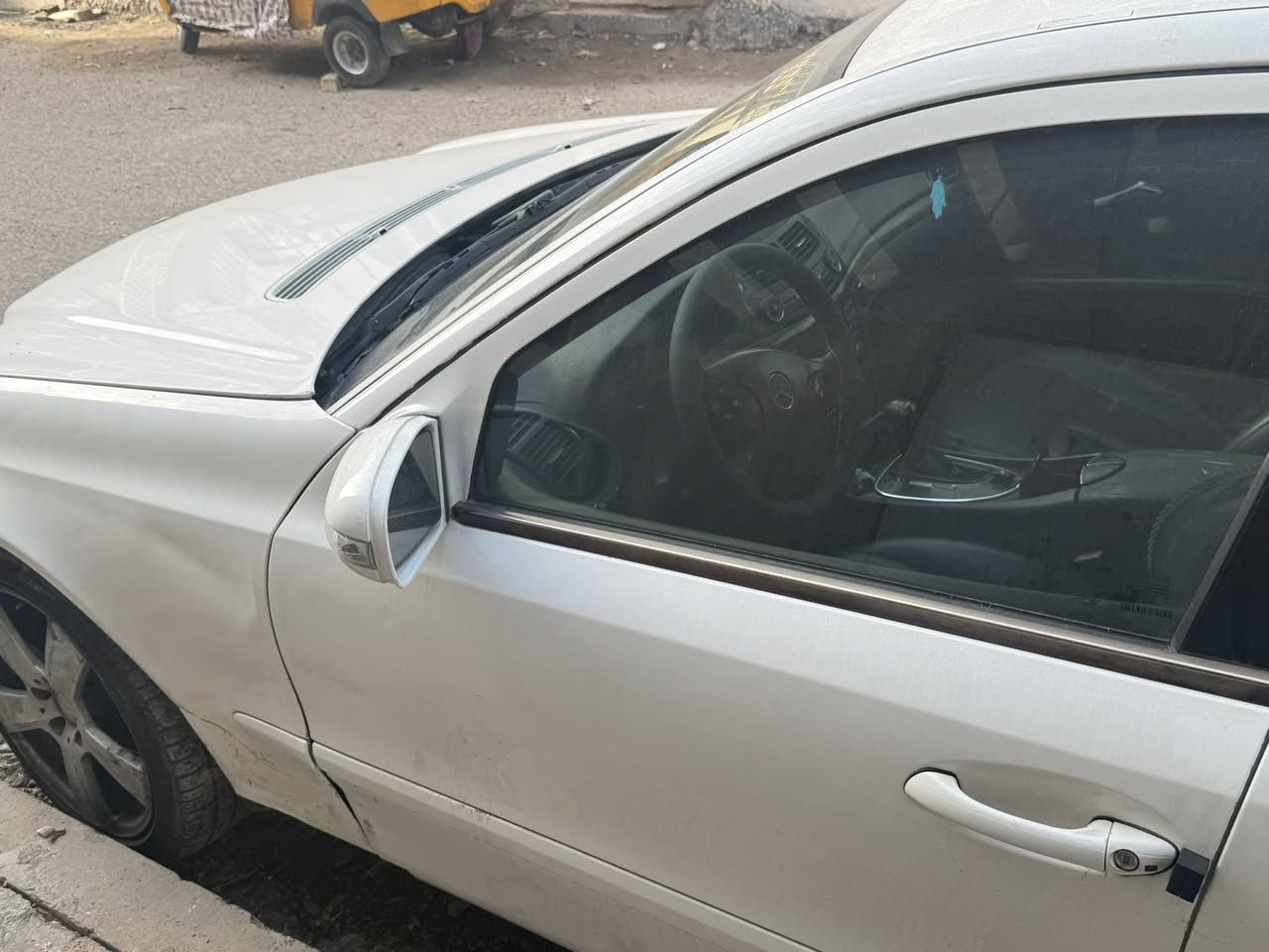 مارسدس 2006
رقم شمالي سليمانيه بسمي
السياره متروكه
 يحتاجلها ترتيبات محوره 
كير ومحرك بطه تشتغل 
خير 
السعر رقم 1 رد تلقائي

من الله الاستفسار 
***********
