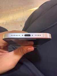 خواتي  ١٥ برو ماكس  جهاز نضيف وجديد  الذاكره ٢٥٦ بطاريه ٨٥ وتر بروف نض...