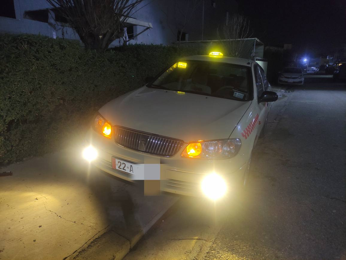 ***********
***********
نيسان سني موديل 2009 
گێر توماتیک
رەقەم باریک
فەحس هەزە نوێیە أربيل, العراق
