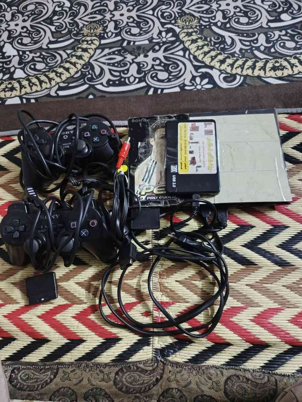 السلام عليكم بلي 2 شرط شرط شرط مامفتوح الجهاز يشغل اقرص يشغل اش تريد يشغل اقرص DVD  يشغل اقراص بلي 1 يشغل اقرص بلي2 كوبي واصلي شلع الجهاز ماشايف مصلح مستخدم قليل يعني بس كارتون مالو ضايع الجهاز شرط شركه 
معه هارد 320GB ماليان العاب بي تقريبا 250لعبة سعرو النهائي 50


**إذا كنت صاحب هذا الإعلان وتريد حذفه لأي سبب، رجاءا أرسل رسالة إلى الدعم الفني**