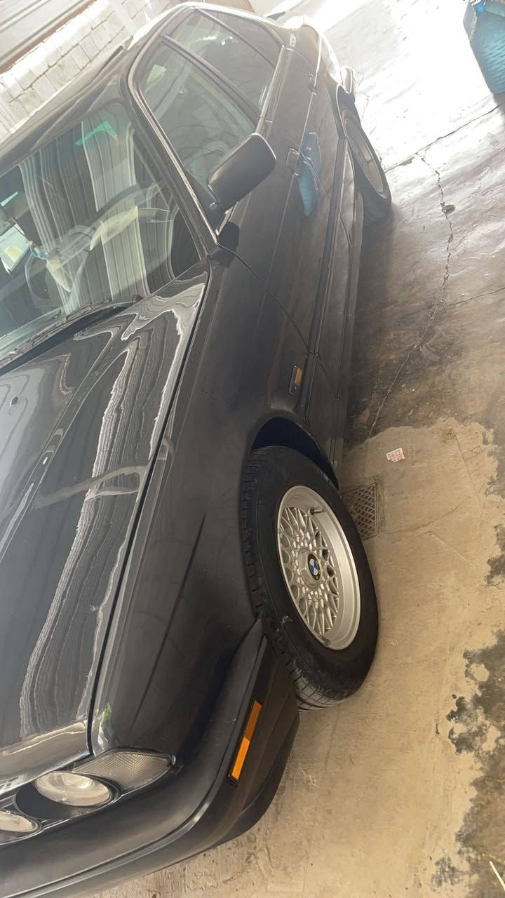 بي ام ٥٢٠ كير عادي سنويه ل٢٧ بسمي رقم كركوك سعر ٤٠ وبيه مجال للاستفسار ***********
