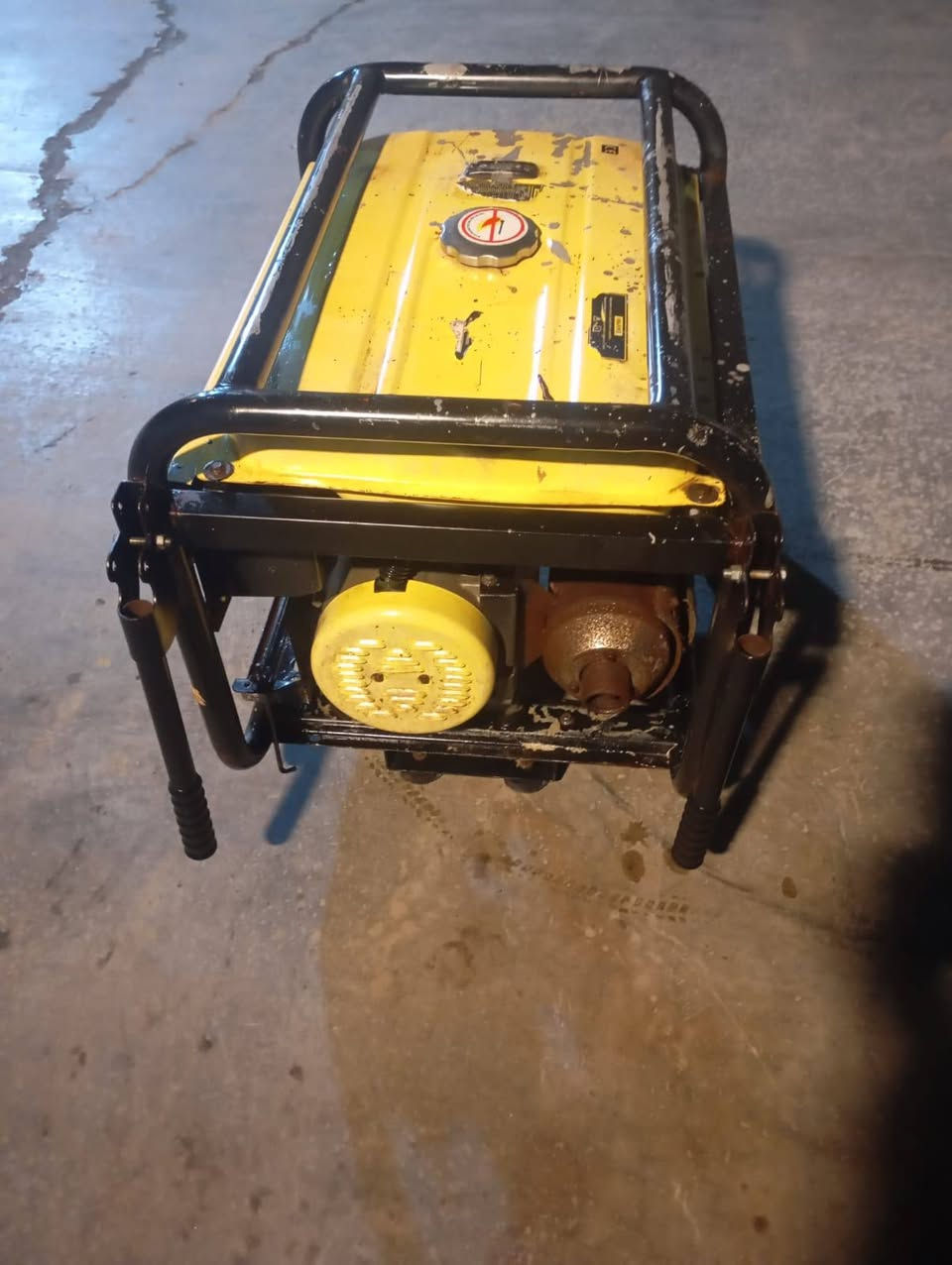 السلام عليكم مولد بانزين 5 كيفي 20 انبير بلاديه برغي ما مفتوح بيه صوته هادئ سعر 300 وبيه مجال بسيط العنوان بغداد مدينة الصدر الاستفسار اتصل او واتساب ***********
