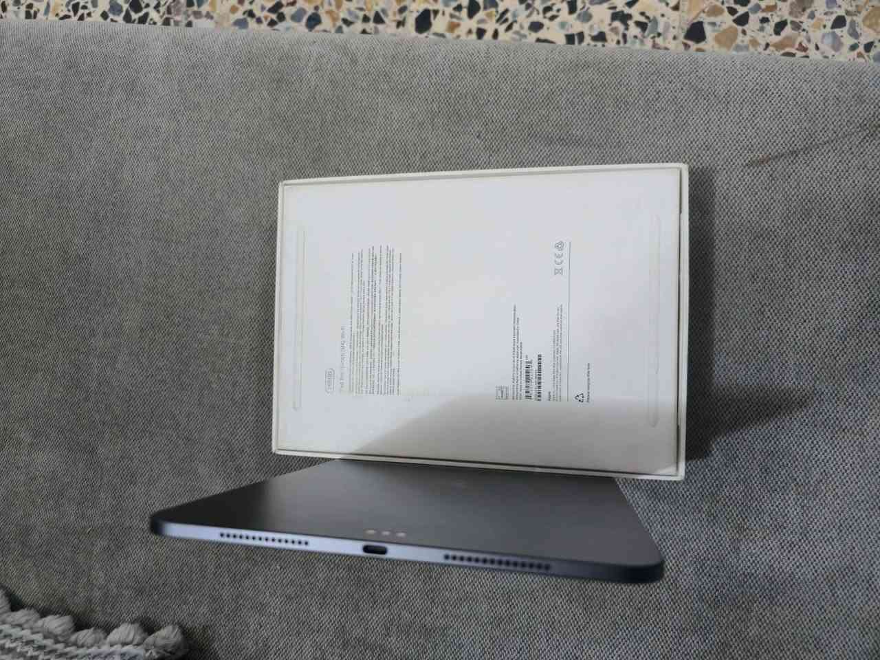 سلام عليكم
M4 
بطاريه 96
نضافه 100%
ملحقات كامله 
كارتونه
سعر  مليون 100 وشتطيني جوه 100بل عافيه ***********هذه رقمي وتساب فقط
