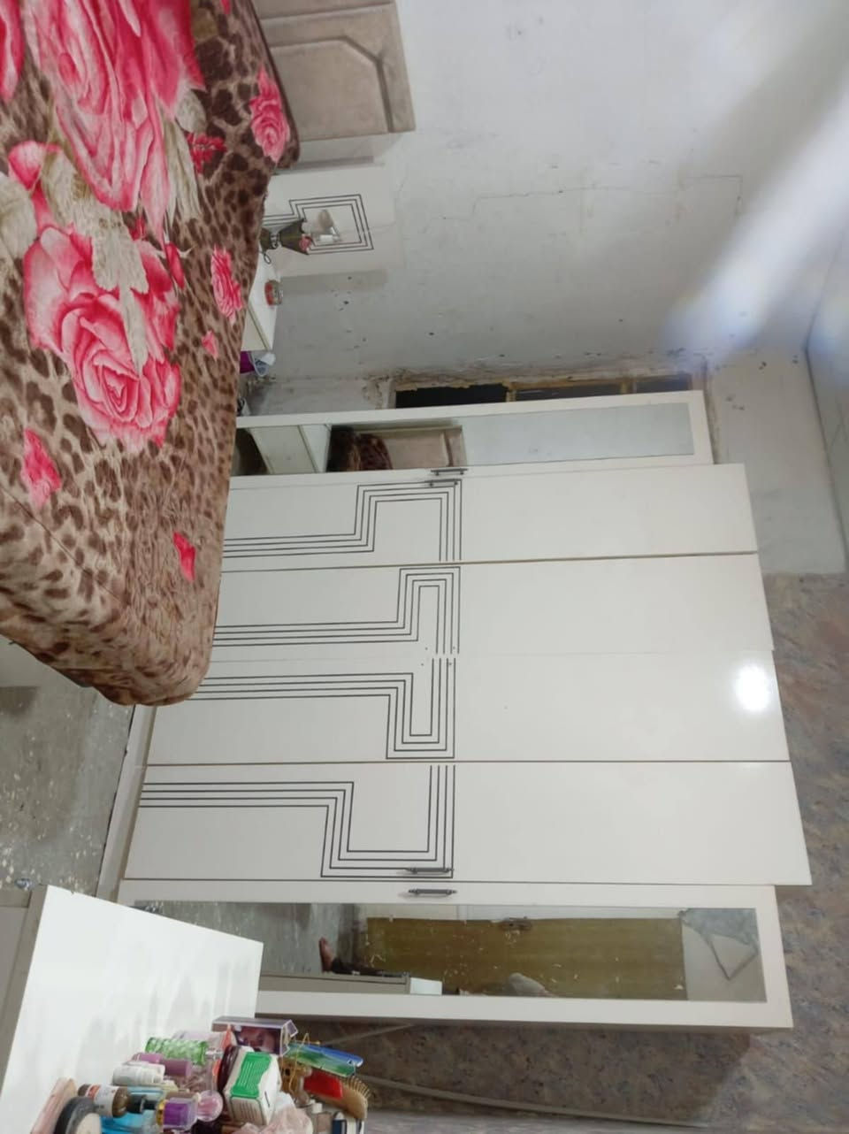 غرفه تركي 5 قطع للبيع سعرها 400 نضيفه مابيهه ضرر مكان بغداد الدورة
والي عنده اغراض غرف يرسلهن خاص ابيعهن اله بنسبه قليله


**إذا كنت صاحب هذا الإعلان وتريد حذفه لأي سبب، رجاءا أرسل رسالة إلى الدعم الفني**