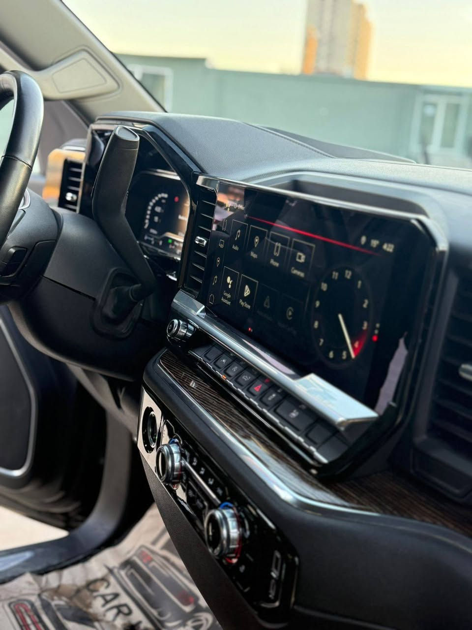 جي إم سي سييرا 2023 
الفئة: SLE فول مواصفات
المحرك:
4 سلندر 2700 توربو
الحالة (للأمانة):
طابينها بكلين تايتل، باب ورا سايق 
صبغ بمب امريكا و بودي ورا سكن همينه

بمب أمريكي
بودي ورا سكن
السيارة بحالة جيدة وجاهزة
للاتصال: ***********
