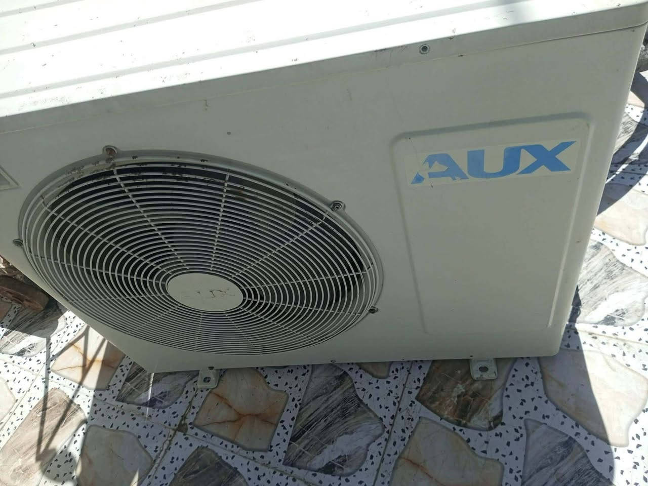 سبلت ميديا طن ونص نظيف جدا بسعر ٣٥٠
سبلت اواكس طنين وربع ب٣٧٥
مكيف تبريد تدفئة نظيف جدا نوع Tclبسعر ٢٧٥
*********** واتس اب
